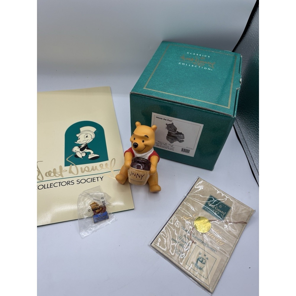 Disney Collection Winnie the Pooh "Time for Something Sweet" 1996 w/ Box COA Pin